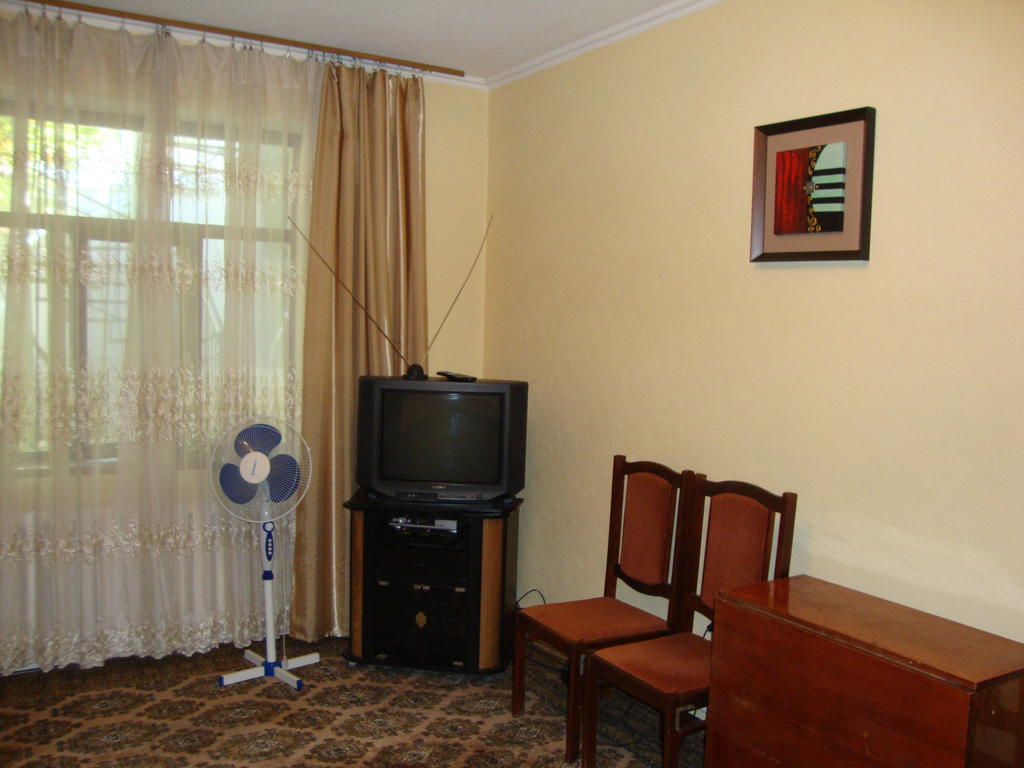 Guest House Vip Osh Luaran gambar