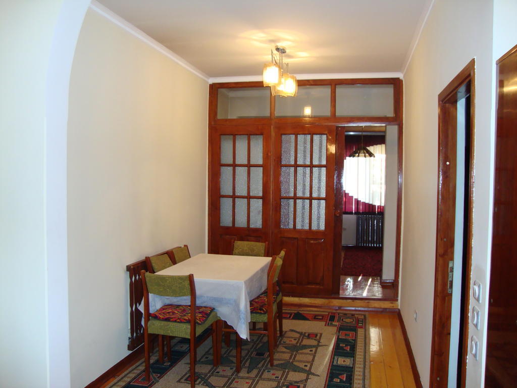 Guest House Vip Osh Bilik gambar